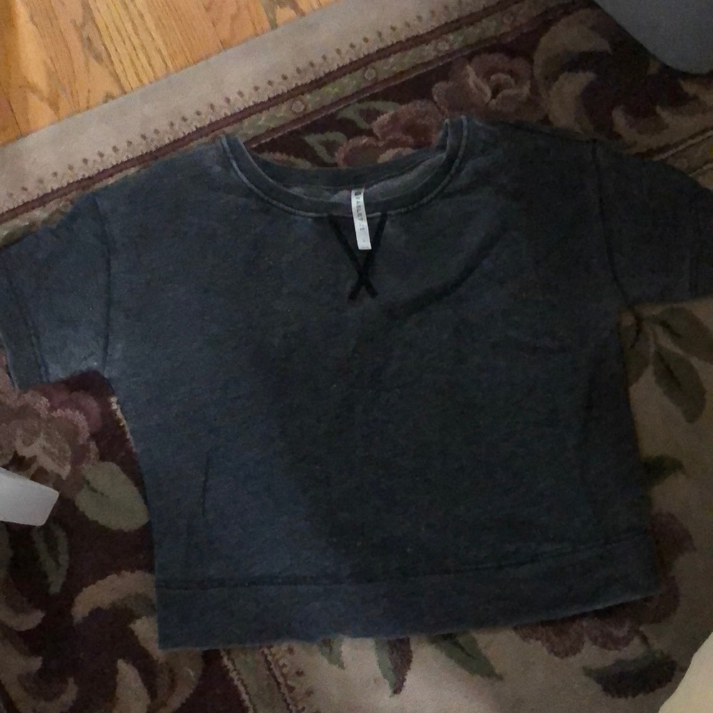 Fabletics gray short sleeved workout top